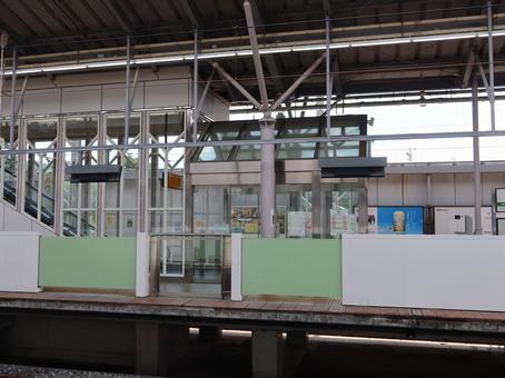北陸新幹線 軽井沢駅 北陸新幹線 軽井沢駅 北陸新幹線,軽井沢駅,ホームの写真素材