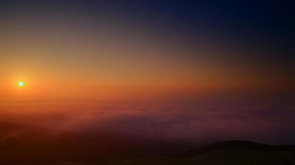 朝焼けと雲海 朝焼けと雲海 朝焼け,風景,展望台の写真素材