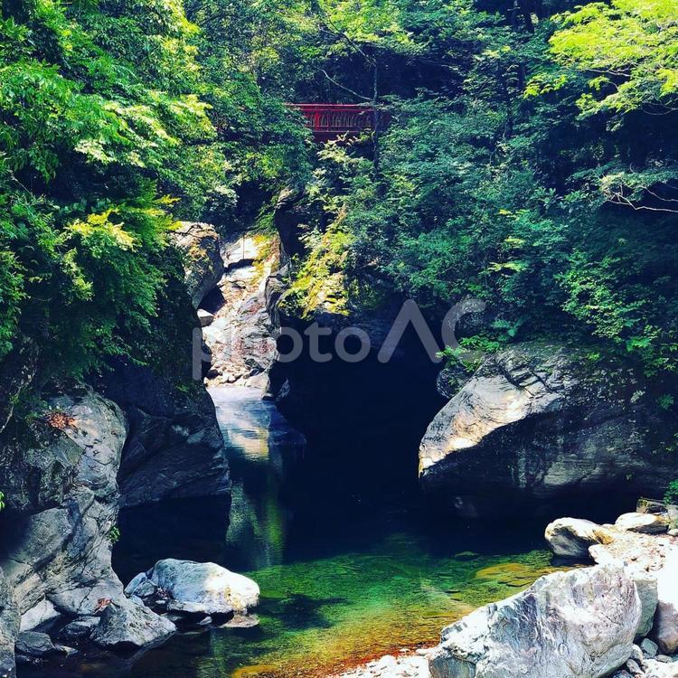 自然と人工物との共存 自然,水域,川の写真素材