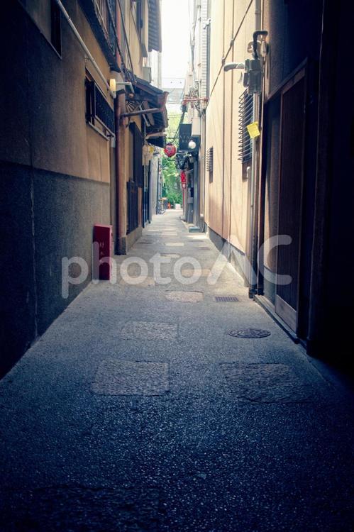 京都の風景イメージ写真 京都,路地,三条の写真素材