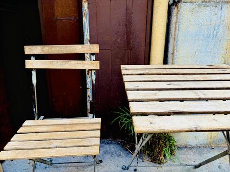 木の椅子とテーブル 椅子,テーブル,古いの写真素材