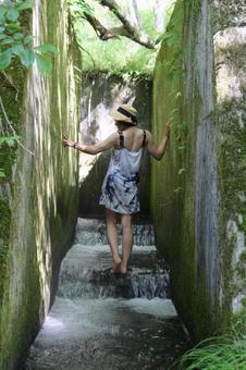 水遊び 水遊び 水遊び,川,ポートレートの写真素材