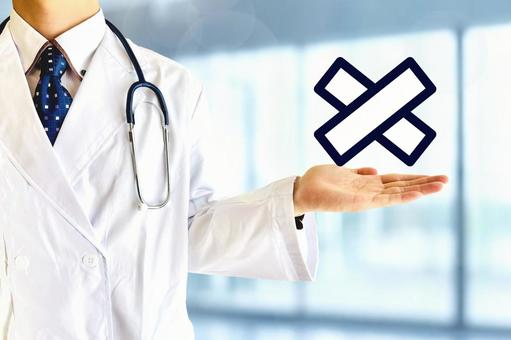 病院と怪我と男性医師 怪我,手当,医師の写真素材