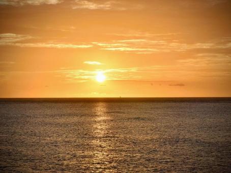 Horizon and sun, JPG