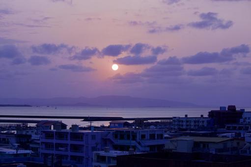 石垣島のマジックアワー 石垣島のマジックアワー 夕日,石垣市,石垣島の写真素材