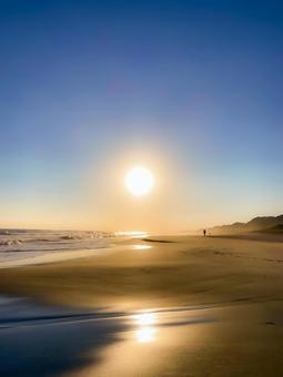 サンセットビーチ サンセット,sunset,夕焼けの写真素材
