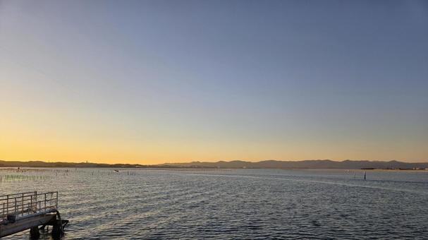 浜名湖の夕日の写真