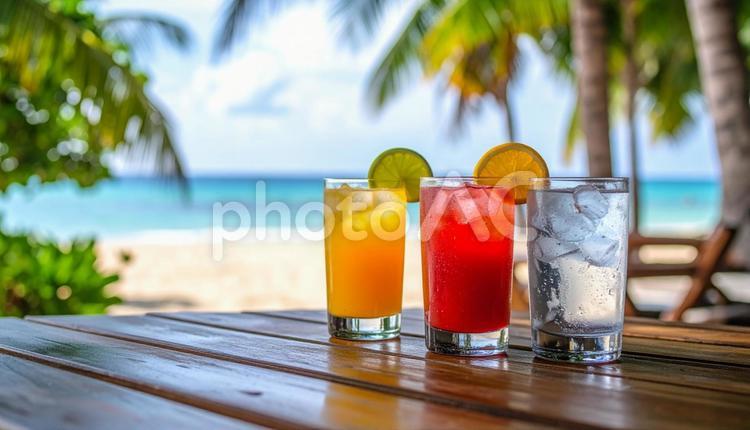 トロピカルジュース背景にヤシの木と砂浜 トロピカルジュース,飲み物,カラフルの写真素材