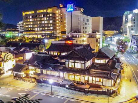 【愛媛県】松山市・道後温泉街 道後温泉,道後温泉本館,夜の写真素材