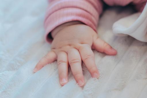 手 手 赤ちゃん,家族,子供の写真素材