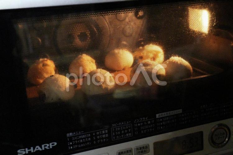 パンを焼いてみない？　３ 手作りパン,洋酒漬けレーズン入り,強力粉の写真素材