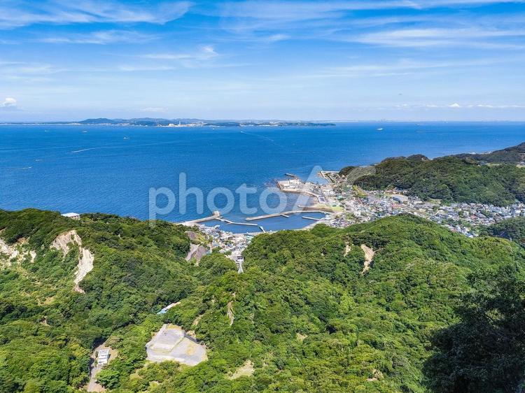 鋸山山頂駅展望台から金谷港と対岸の久里浜 鋸山ロープウェー山頂駅展望台,金谷港,金谷漁港の写真素材