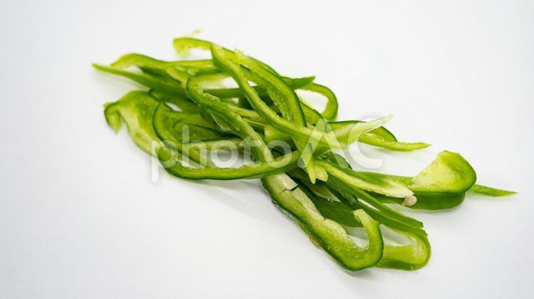 ピーマン　細切り　クローズアップ ピーマン,野菜,食材の写真素材