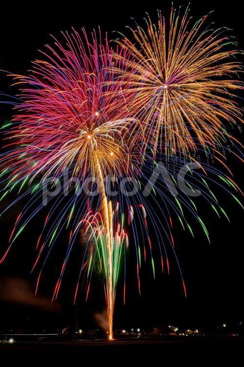花火　祭りの夜を彩る 花火,花火大会,夜景の写真素材