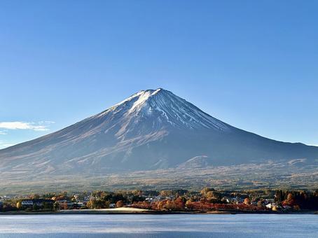 11月の河口湖と富士山 富士山,河口湖,湖の写真素材