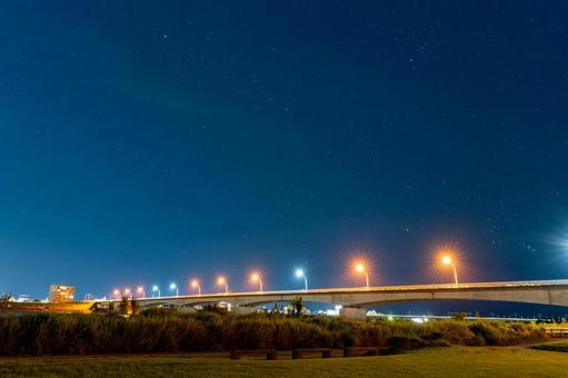 夜の赤江大橋 夜の赤江大橋の写真