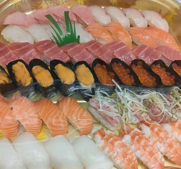 豪華なスーパーのお寿司セット 寿司,うに,えびの写真素材