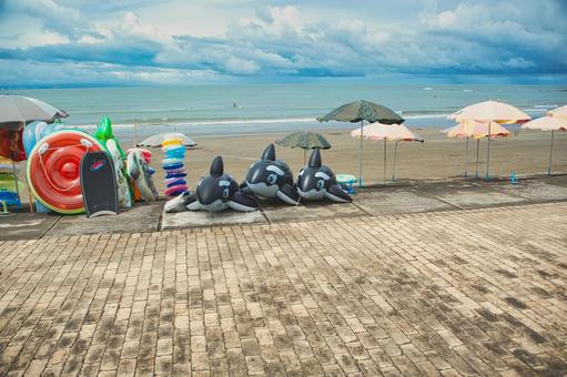 ビーチの浮き輪 ビーチの浮き輪 風景,情景,景色の写真素材