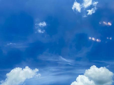 雲のある青空の写真