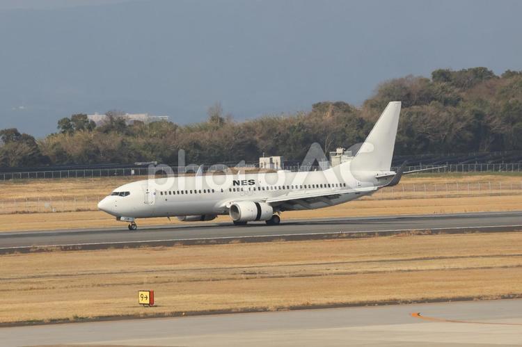 長崎空港、真昼の滑走路 長崎空港,飛行機,航空写真の写真素材