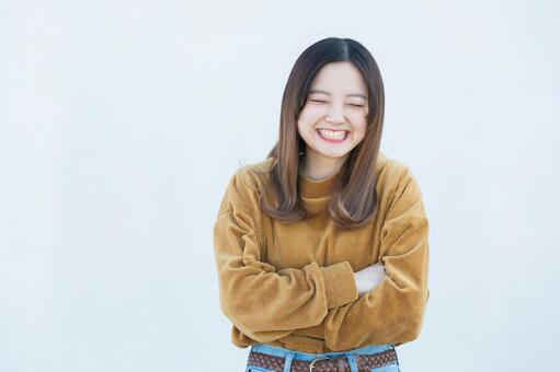 二十多歲面帶微笑的女人 二十多歲面帶微笑的女人