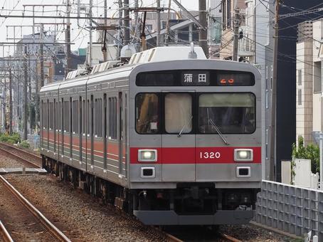 東急多摩川線 1000系 鵜の木駅 東急多摩川線 1000系 鵜の木駅 東急,東急電鉄,東急多摩川線の写真素材