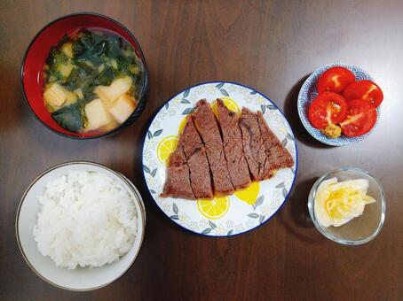 牛ステーキ定食 ステーキ,ランチ,おいしいの写真素材