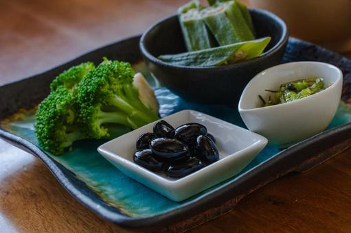 和食の朝食 ご飯と味噌汁とおかず 和食の朝食 ご飯と味噌汁とおかず ご飯,白ご飯,ごはんの写真素材