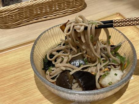 七穀うどん〜野菜とわかめ 七穀うどん〜野菜とわかめの写真