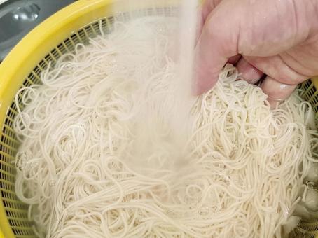 Freshly boiled somen noodles_2, JPG