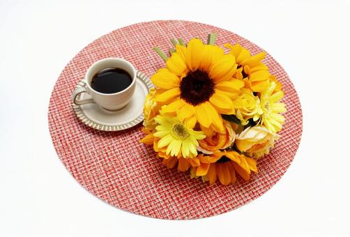 コーヒーと花束のイメージ素材 コーヒーと花束のイメージ素材 花,コーヒー,ひまわりの写真素材