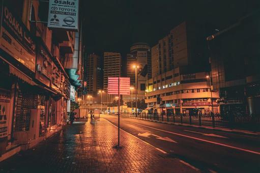 深夜のドバイ街角 深夜のドバイ街角 ドバイ,アラブ首長国連邦,夜景の写真素材
