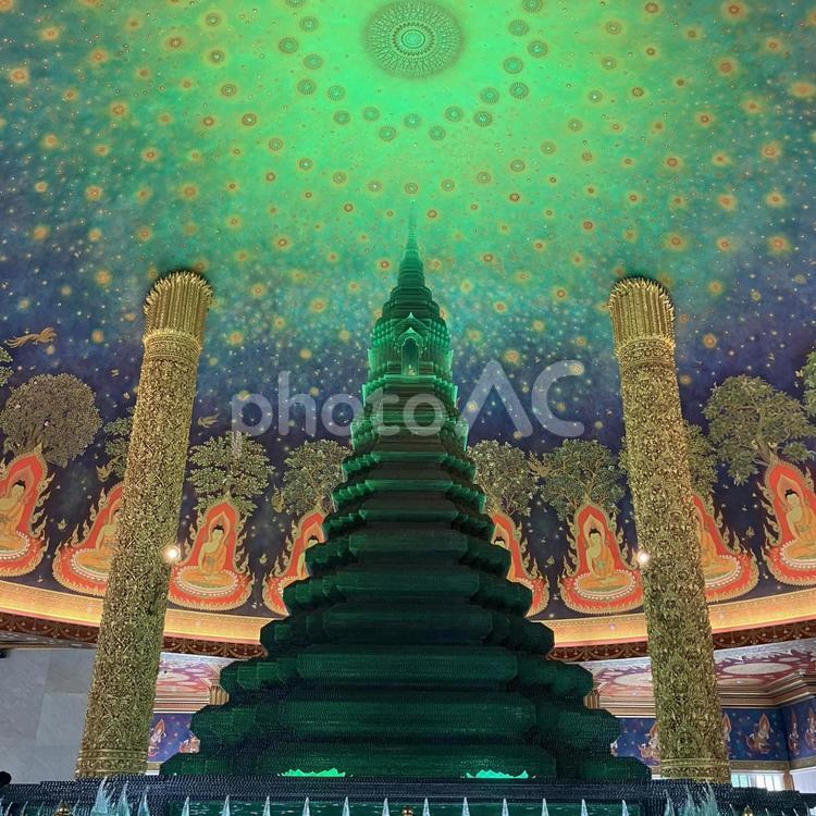 ワット・パークナム タイ,バンコク,チャオプラヤー河の写真素材