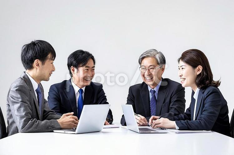 会議をしている男女のビジネスマン ビジネスマン,ビジネス,会議の写真素材