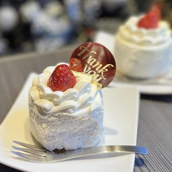 ありがとうケーキ ケーキ,お祝い,ショートケーキの写真素材