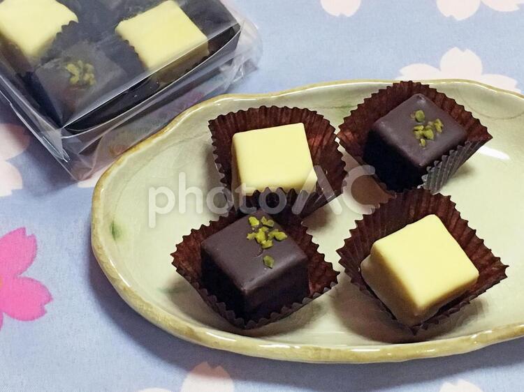 ひとくちサイズのケーキ おやつ,洋菓子,バウムクーヘンの写真素材