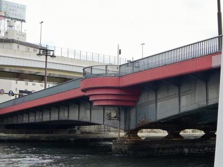 隅田川　両国橋の下を通る 橋,鉄骨,建物の写真素材