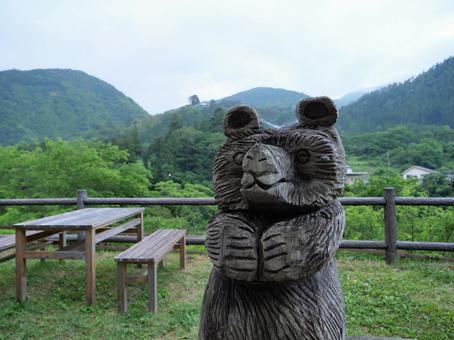 道の駅たばやまの木彫りの熊像 道の駅たばやまの木彫りの熊像 熊,木彫り,丹波山村の写真素材