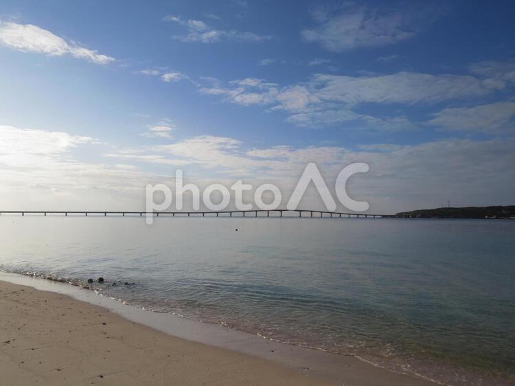 与那覇前浜　朝 与那覇前浜,来間大橋,ビーチの写真素材