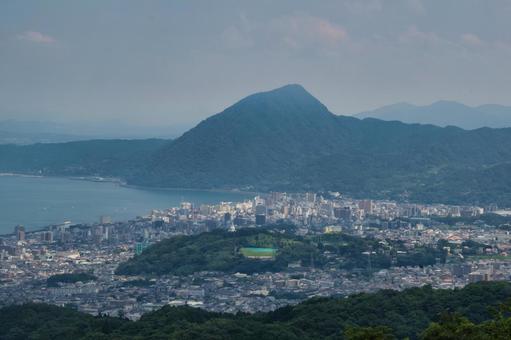 十文字原展望台から望む別府市街の風景   十文字原展望台から望む別府市街の風景  の写真