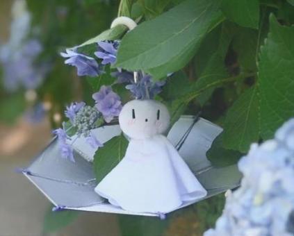 てるてる坊主と紫陽花 てるてる坊主と紫陽花 てるてる坊主,紫陽花,梅雨の写真素材