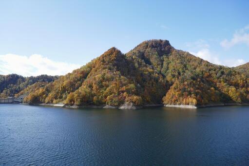 さっぽろ湖の紅葉 北海道,さっぽろ湖,紅葉の写真素材