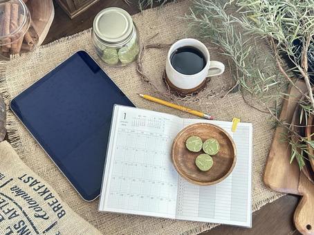 米粉クッキーとカレンダー カフェ,手作り,コーヒーの写真素材