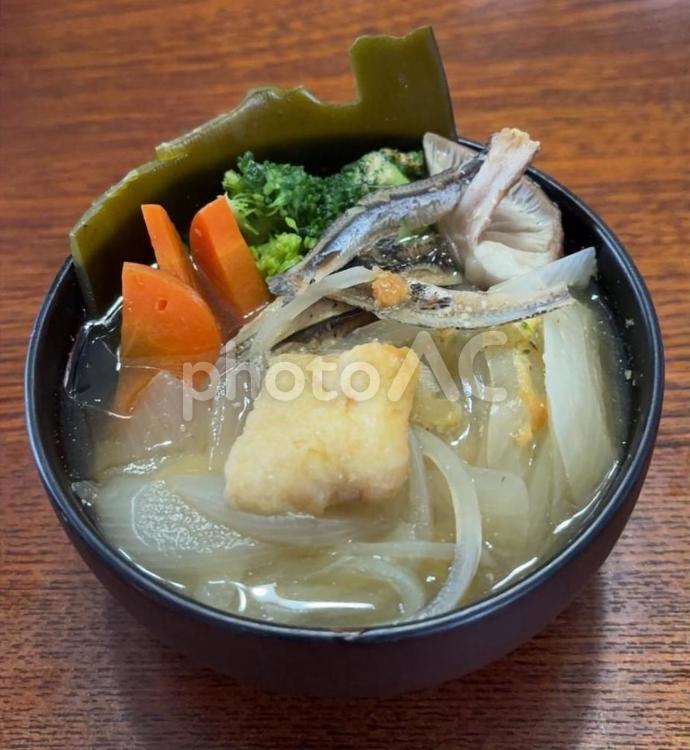 R7.02.18　野菜などの具沢山みそ汁 具沢山みそ汁,具だくさんみそ汁,ブロッコリーの写真素材