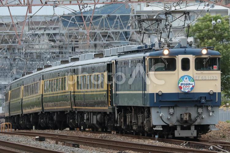 今、話題のサロンカーなにわがゆく 鉄道,電車,汽車の写真素材