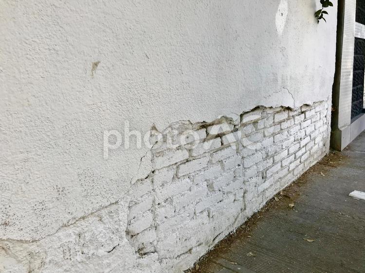 【メキシコ】剥がれかけている壁 素材,壁,路地の写真素材