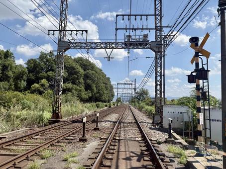 郊外の線路と踏切 郊外の線路と踏切 線路,鉄道,ローカル線の写真素材