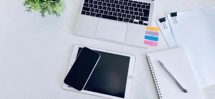 ビジネスイメージ 書類作成 デスクワーク ビジネスイメージ 書類作成 デスクワーク ビジネスイメージ,デスクワーク,書類作成の写真素材