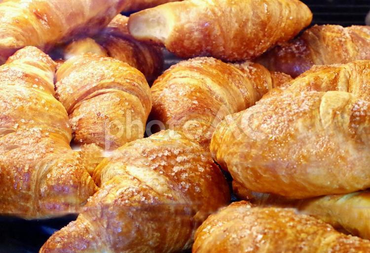  できたての甘いイタリアの朝パン　 イタリアパン,パン,パンを作るの写真素材