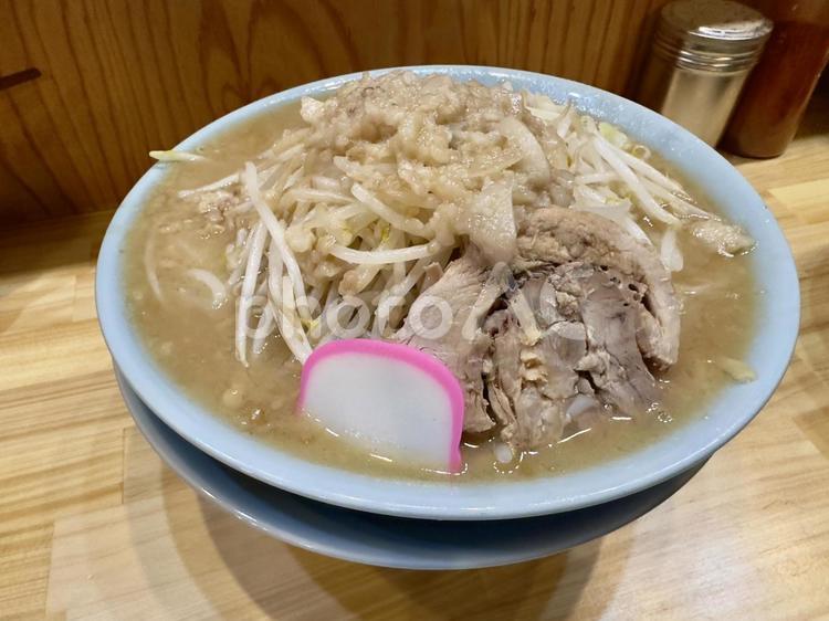 山盛りもやしと極厚豚の二郎系ラーメン 豚,ラーメン,二郎系の写真素材